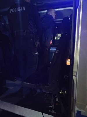 Poszukiwani „w rękach” policjantów