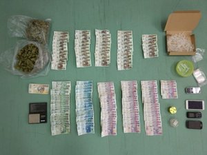 zabezpieczone narkotyki oraz pieniądze
