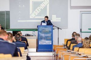 dr Tomasz Domański