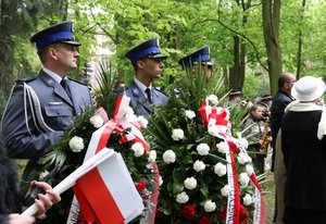 Policjanci biorący udział w uroczystych obchodach