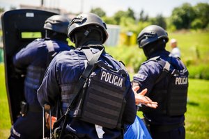 Policjanci podczas ćwiczeń