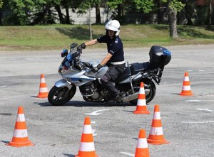 policjant na motocyklu