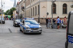 Policjanci czuwali nad bezpieczeństwem podczas kolarskiego wyścigu