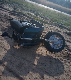 motorower, którym poruszał się nietrzeźwy 25-latek