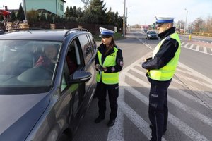 Policjanci w  trakcie działań