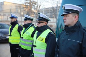 policjanci inspekcja transportu drogowego i wojewoda świętokrzyski