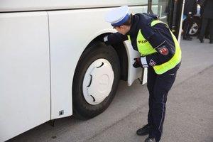 policjanci inspekcja transportu drogowego i wojewoda świętokrzyski