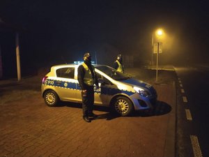 policjanci podczas służby w sylwestrową noc