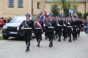 uczestnicy obchodów uchwalenia Konstytucji 3 Maja