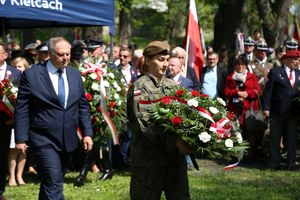 uczestnicy obchodów uchwalenia Konstytucji 3 Maja