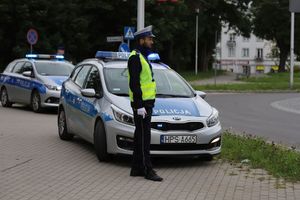 policjanci podczas zabezpieczenia meczu