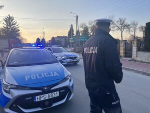 policjanci zabezpieczający wydarzenie