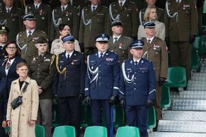 Policjanci uczcili Święto Wojsk Lądowych