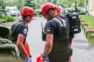 Napastnik wtargnął do szkoły…