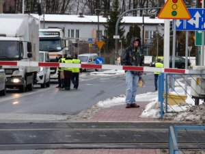 O bezpieczeństwie na przejazdach kolejowych
