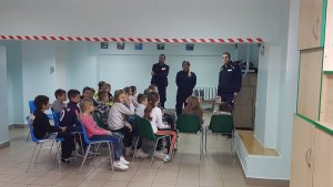 Lekcja zimowego bezpieczeństwa w świetlicy &quot;4 Kąty&quot;