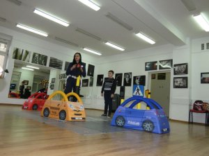 Bezpieczne ferie w klubie Miniatura