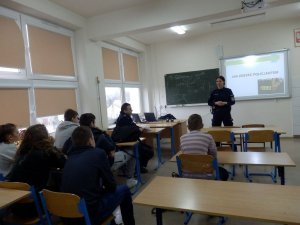Jak zostać policjantem - spotkanie w Szkole Podstawowej w Masłowie
