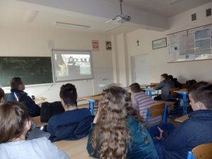 Jak zostać policjantem - spotkanie w Szkole Podstawowej w Masłowie